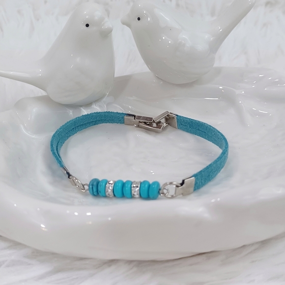 Boutique Turquoise Bracelet - Picture 5 of 8